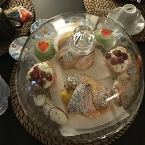  B&B Maqueda Suiterooms